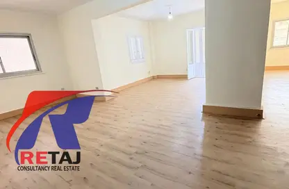 Apartment - 3 Bedrooms - 2 Bathrooms for rent in Zaker Hussein St. - Al Hadiqah Al Dawliyah - 7th District - Nasr City - Cairo