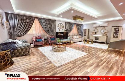 Apartment - 5 Bedrooms - 4 Bathrooms for sale in Shaarawy St. - Laurent - Hay Sharq - Alexandria