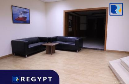 Office Space - Studio - 7+ Bathrooms for rent in Cornish El Nile St. - Maadi - Hay El Maadi - Cairo