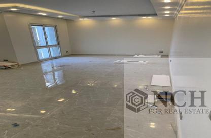 Apartment - 3 Bedrooms - 3 Bathrooms for rent in Garden Residence - Hyde Park - New Cairo City - Cairo