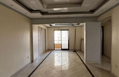 Apartment - 2 Bedrooms - 1 Bathroom for sale in Tabarak - Zahraa El Maadi - Hay El Maadi - Cairo