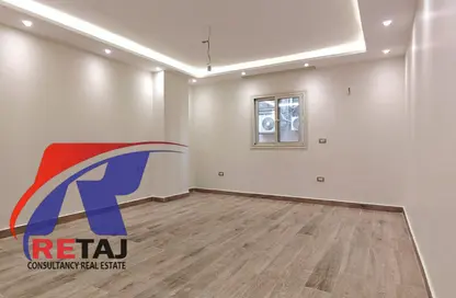 شقة - 3 غرف نوم - 3 حمامات للبيع في شارع الدكتور حسن الشريف - المنطقة الثامنة - مدينة نصر - القاهرة