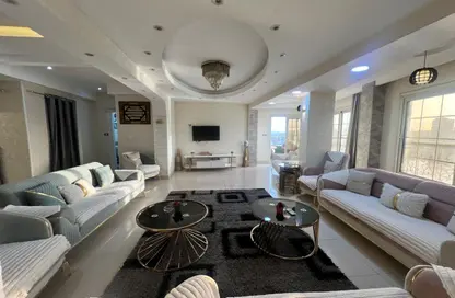 شقة - 3 غرف نوم - 2 حمامات للايجار في شارع عبد العزيز ال سعود - المنيل - حي المنيل - القاهرة