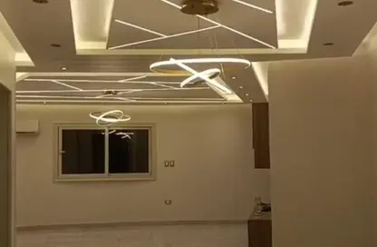 Apartment - 2 Bedrooms - 1 Bathroom for sale in The Gate Plaza Mall - 10th District - Sheikh Zayed City - Giza