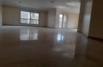Co-Working Space - 4 Bedrooms - 3 Bathrooms for rent in Amman St. - Dokki - Giza