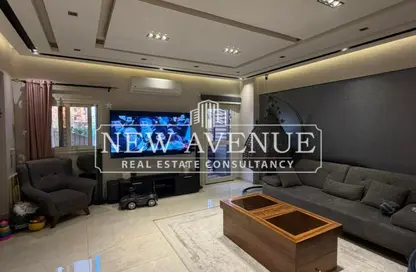 دوبلكس - 2 غرف نوم - 3 حمامات للبيع في كمبوندات الشروق - مدينة الشروق - القاهرة