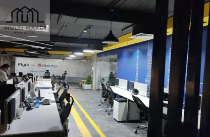 طابق كامل - استوديو - 2 حمامات للايجار في شارع كورنيش النيل - المعادي - حي المعادي - القاهرة