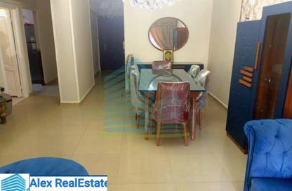 Apartment - 3 Bedrooms - 1 Bathroom for rent in Al Geish Road - Cleopatra - Hay Sharq - Alexandria
