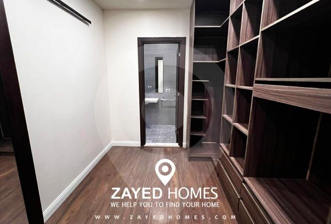 98833310 - Property Image 3