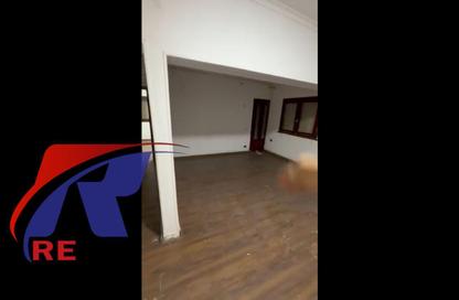 Apartment - 2 Bedrooms - 1 Bathroom for rent in Mohammed Al Mokaled St. - 8th Zone - Nasr City - Cairo