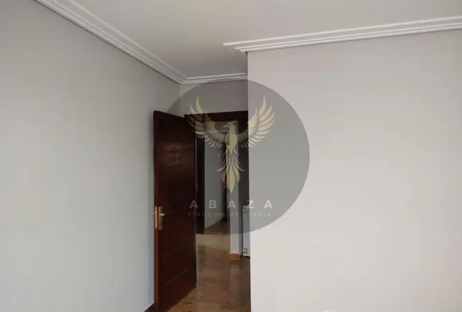 72440494 - Property Image 3