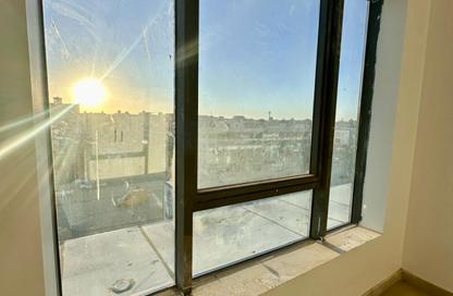 Clinic - Studio - 1 Bathroom for sale in Park Yard Mall - 1st District - 6 October City - Giza