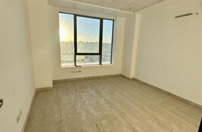 Clinic - Studio - 1 Bathroom for sale in Park Yard Mall - 1st District - 6 October City - Giza Clinic - Studio - 1 Bathroom for sale in Park Yard Mall - 1st District - 6 October City - Giza