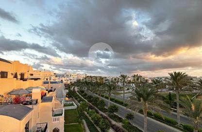 شاليه - 2 غرف نوم - 2 حمامات للبيع في مراسي - سيدي عبد الرحمن - الساحل الشمالي شاليه - 2 غرف نوم - 2 حمامات للبيع في مراسي - سيدي عبد الرحمن - الساحل الشمالي