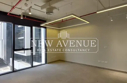 Office Space - 3 Bedrooms - 1 Bathroom for rent in Hyde Park Business District Mall - South Teseen St. - The 5th Settlement - New Cairo City - Cairo