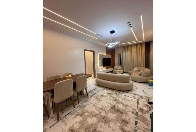 72720698 - Property Main Image
