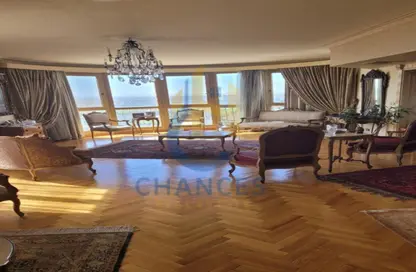 Apartment - 5 Bedrooms - 5 Bathrooms for sale in Cornish El Nile St. - Maadi - Hay El Maadi - Cairo