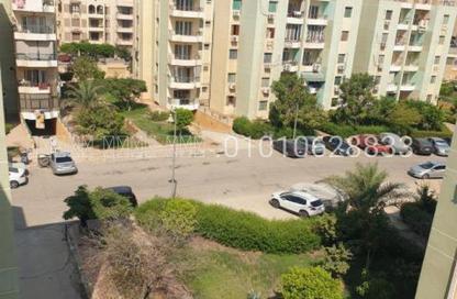 شقة - 2 غرف نوم - 1 حمام للبيع في شارع الزهور - الحي الثامن - مدينة العبور - القليوبية