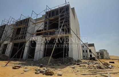Townhouse - 4 Bedrooms - 4 Bathrooms for sale in Eastshire compound - 5th Settlement Compounds - The 5th Settlement - New Cairo City - Cairo
