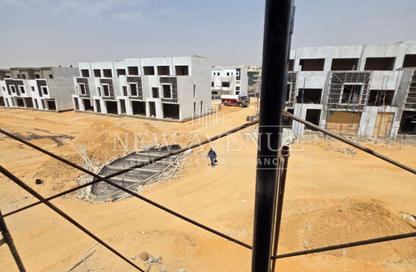 Townhouse - 4 Bedrooms - 4 Bathrooms for sale in Eastshire compound - 5th Settlement Compounds - The 5th Settlement - New Cairo City - Cairo