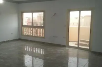 شقة - 3 غرف نوم - 2 حمامات للايجار في شارع زكريا احمد - البنفسج 5 - البنفسج - مدينة القاهرة الجديدة - القاهرة