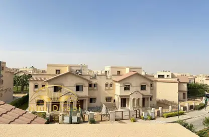 فيلا - 3 غرف نوم - 3 حمامات للبيع في پريڤادو - مدينتي - القاهرة