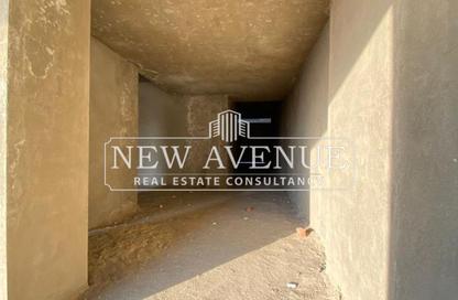 Retail - Studio - 2 Bathrooms for sale in Zahraa Al Maadi St. - Degla - Hay El Maadi - Cairo