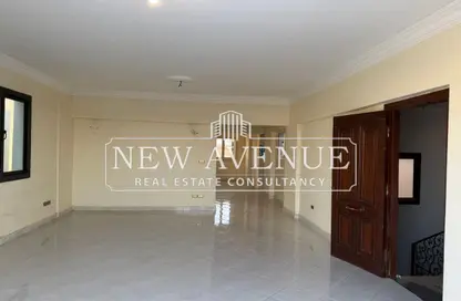 شقة - 2 غرف نوم - 1 حمام للبيع في شارع دكتور ياسين عبد الغفار - المنطقة ج - حى جنوب الاكايمية - مدينة القاهرة الجديدة - القاهرة