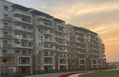 Apartment - 3 Bedrooms - 3 Bathrooms for sale in Fountain Side - Uptown Cairo - Mokattam - Cairo