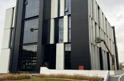 Office Space - 1 Bedroom - 2 Bathrooms for sale in Hyde Park - New Cairo City - Cairo