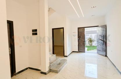 Villa - 4 - 5 for sale in Mehwar Al Taameer Road - King Mariout - Hay Al Amereyah - Alexandria