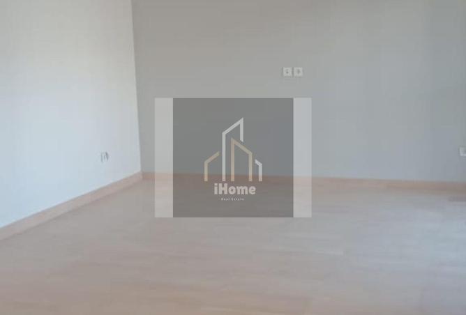 100647909 - Property Image 2
