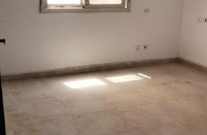 Office Space - 3 Bedrooms - 2 Bathrooms for rent in Mohamed Hassanein Heikal St. - 6th Zone - Nasr City - Cairo