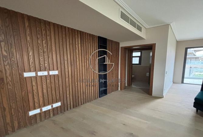 70633812 - Property Image 3