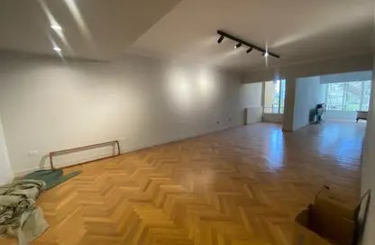 Apartment - 3 Bedrooms - 2 Bathrooms for sale in Zamalek - Cairo