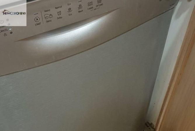 98544210 - Property Image 3