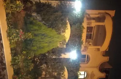 فيلا - 8 غرف نوم - 8 حمامات للبيع في المجاورة الرابعة - المنطقة الرابعة - مدينة الشروق - القاهرة