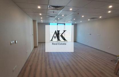 Office Space - Studio - 1 Bathroom for rent in Hyde Park Business District Mall - South Teseen St. - The 5th Settlement - New Cairo City - Cairo