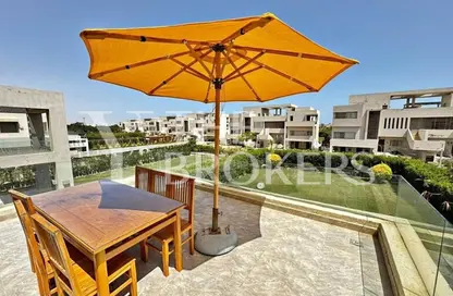 Chalet - 2 Bedrooms - 3 Bathrooms for sale in Azha North - Ras Al Hekma - North Coast