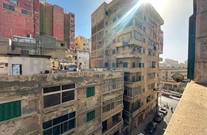 شقة - 4 غرف نوم - 2 حمامات للبيع في شارع بورسعيد - الشاطبي - حي وسط - الاسكندرية