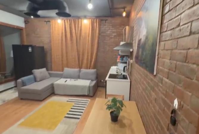2 BR Apartment in Hyde Park, photo 2 of 3
