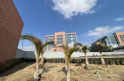 Office Space - Studio - 2 Bathrooms for sale in Three Sixty - 5th Settlement Compounds - The 5th Settlement - New Cairo City - Cairo