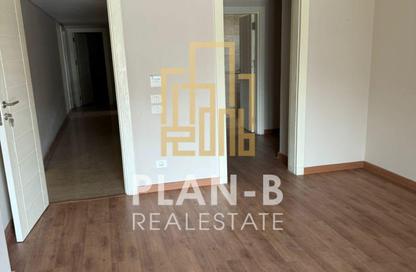 Apartment - 2 Bedrooms - 2 Bathrooms for sale in New Giza - Cairo Alexandria Desert Road - 6 October City - Giza