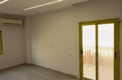 Apartment - 2 Bedrooms - 1 Bathroom for rent in Yasmine District - 14th District - Sheikh Zayed City - Giza