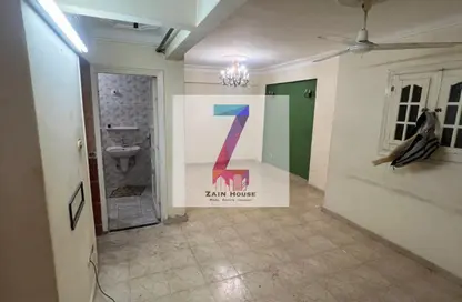 Apartment - 2 Bedrooms - 1 Bathroom for sale in Al Nasr St. - Smouha - Hay Sharq - Alexandria