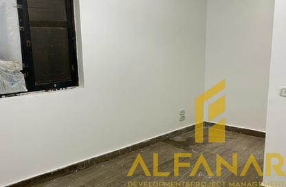 Apartment - 4 Bedrooms - 2 Bathrooms for rent in Doctor Yassin Abdel Ghaffar St. - Area C - Ganoob El Acadimia - New Cairo City - Cairo