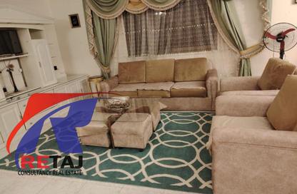 Apartment - 3 Bedrooms - 2 Bathrooms for rent in Mohamed Kamel Al Harouny St. - 6th Zone - Nasr City - Cairo