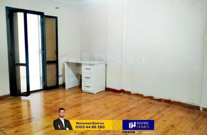 Apartment - 2 Bedrooms - 1 Bathroom for rent in Glim - Hay Sharq - Alexandria