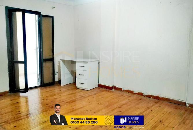76229609 - Property Image 3