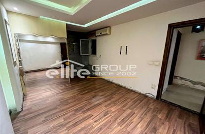 Apartment - 3 Bedrooms - 2 Bathrooms for sale in Sporting - Hay Sharq - Alexandria